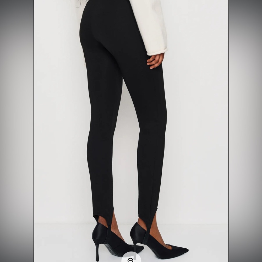 Reformation x Nara Smith Needle stirrup leggings - Picture 4 of 8
